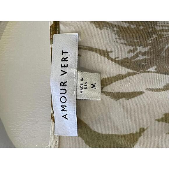 Amour Vert Women's Floral Silk Blouse - Size Medium - Picture 3 of 7